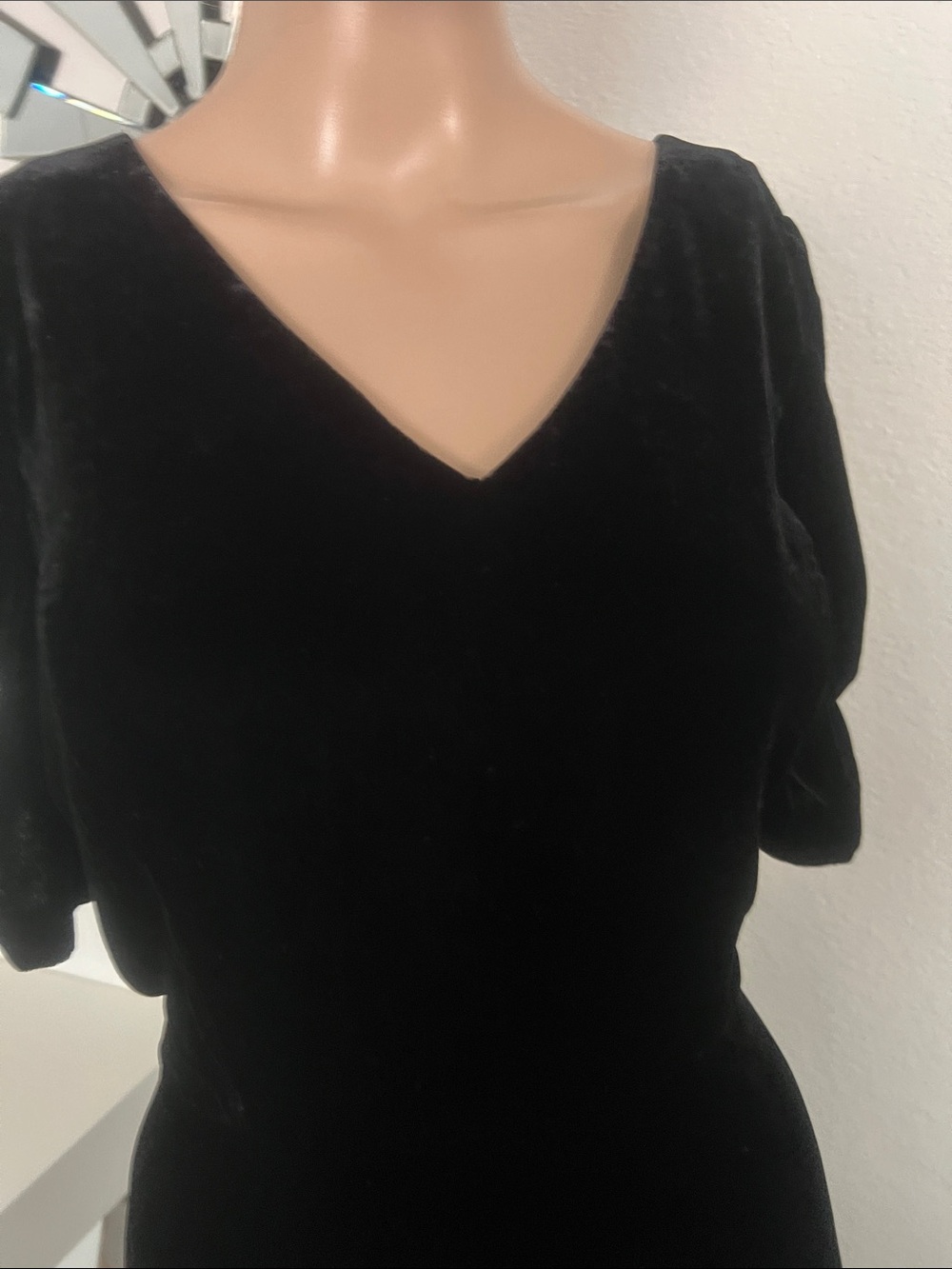Talbots woman’s Black Velvet V-Neck velvet Midi Dress with Puff Sleeves size 8 - Picture 4 of 17